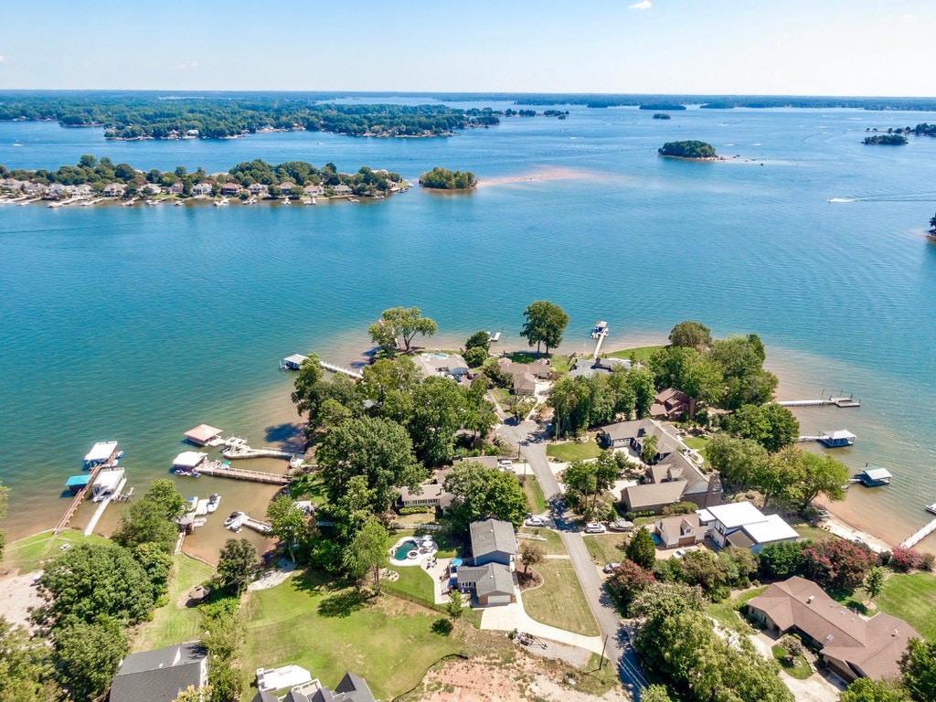 Lake Norman waterfront - pool, spa, private dock