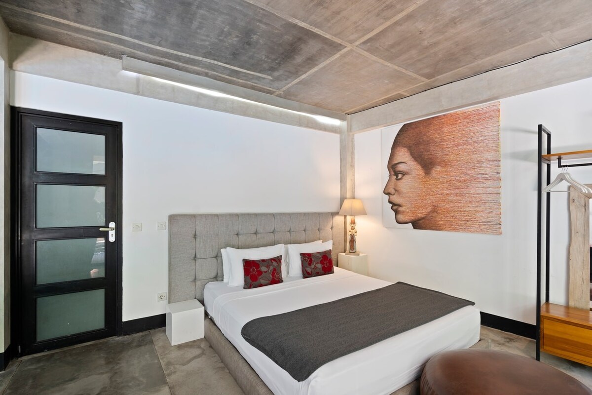 Modern 1BR Suite Apartment in Seminyak w/ pool