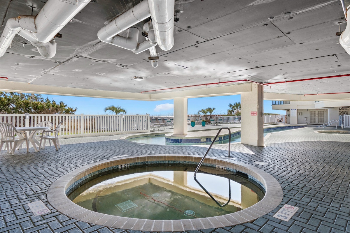 New 4BR @ Ocean Bay Club - Pools, Oceanview Condo!