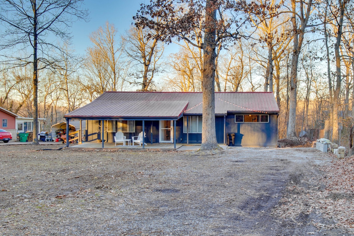 Cozy Lakeview Retreat, Close to Bull Shoals Lake!
