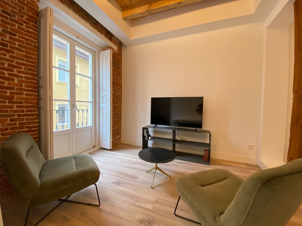 w* | Cozy 2BR at Palacio Real