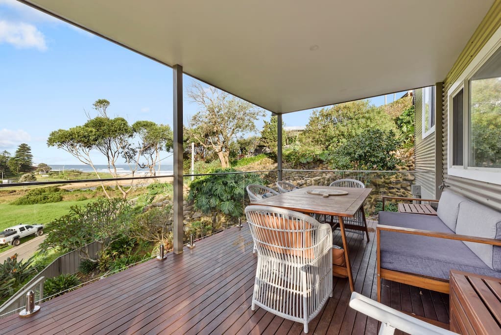 Blissful Beachside Stay / Stanwell Park