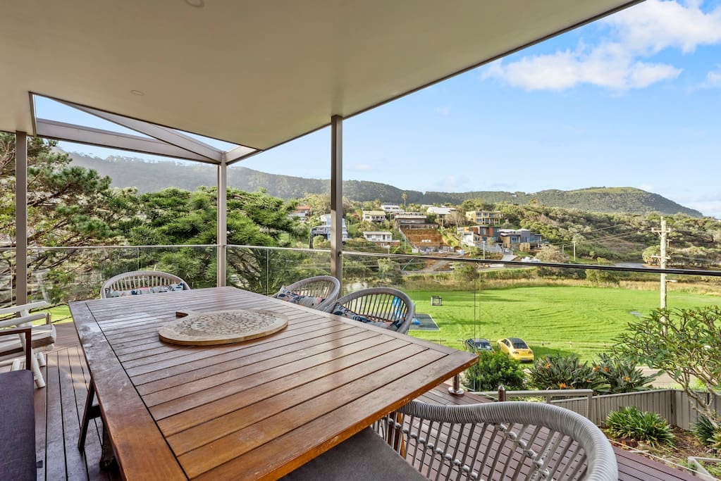 Blissful Beachside Stay / Stanwell Park