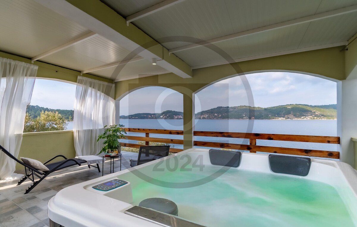 Lovely home in Vela Luka with house sea view