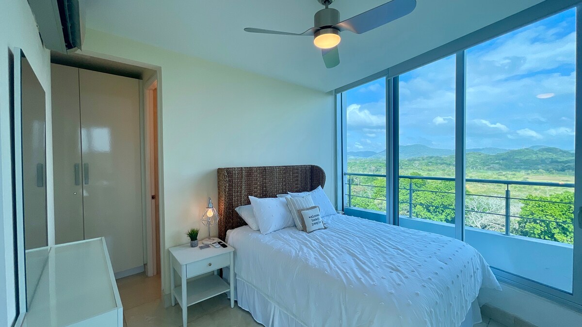 10G完美的2间卧室，可欣赏海景和丛林景观