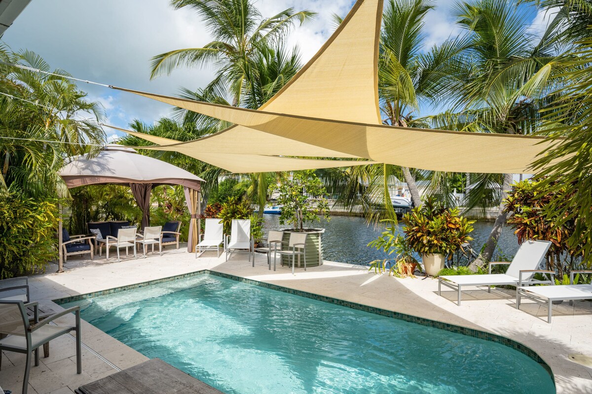 Key Haven Oasis! 3 Bedroom Waterfront Home w/Pool