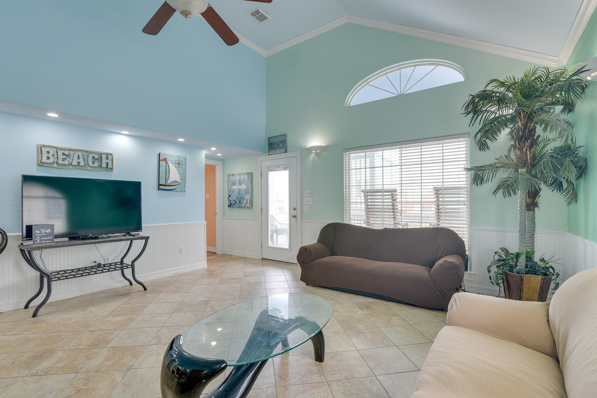 Texas Vacation Rental - Walk to Surfside Beach!