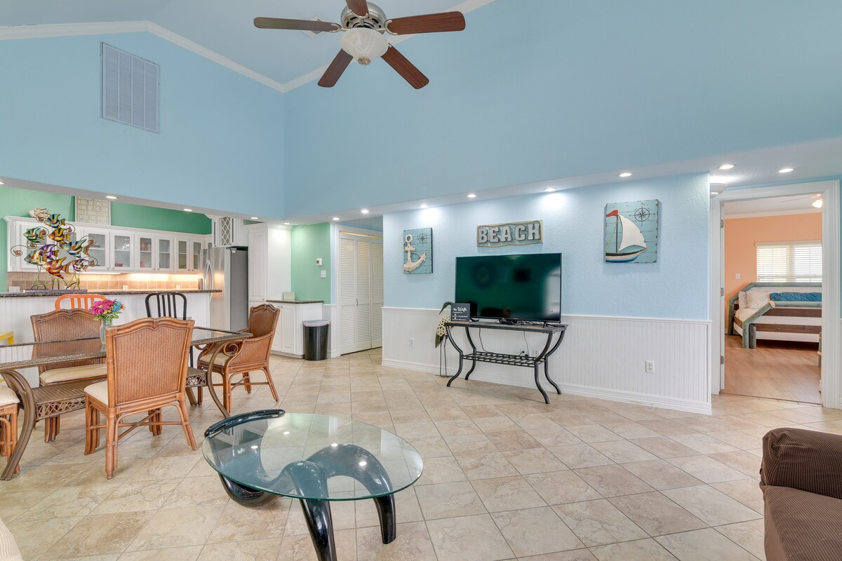 Texas Vacation Rental - Walk to Surfside Beach!