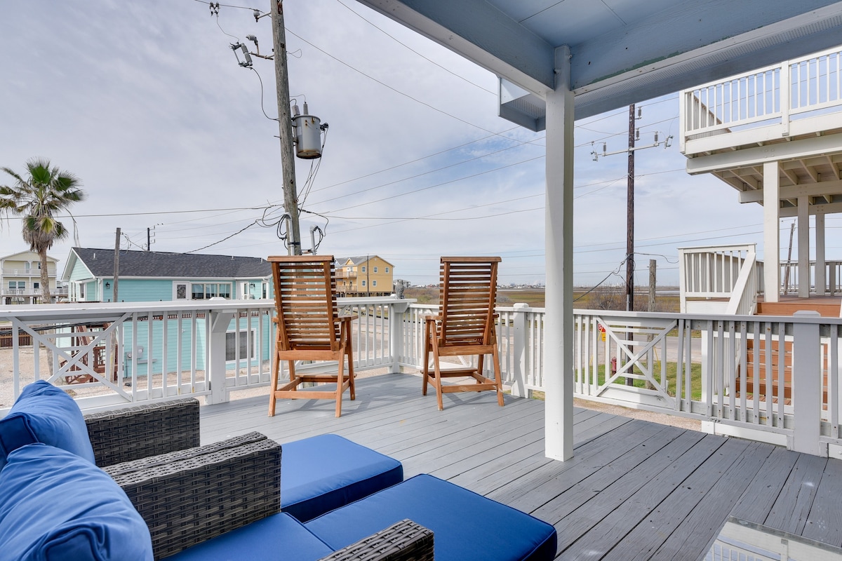 Texas Vacation Rental - Walk to Surfside Beach!