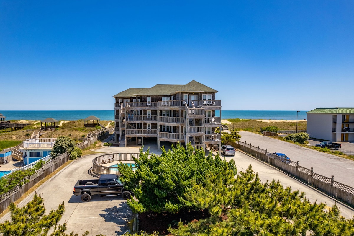 SC04: Oceanfront Condo, Community Pool and Views!