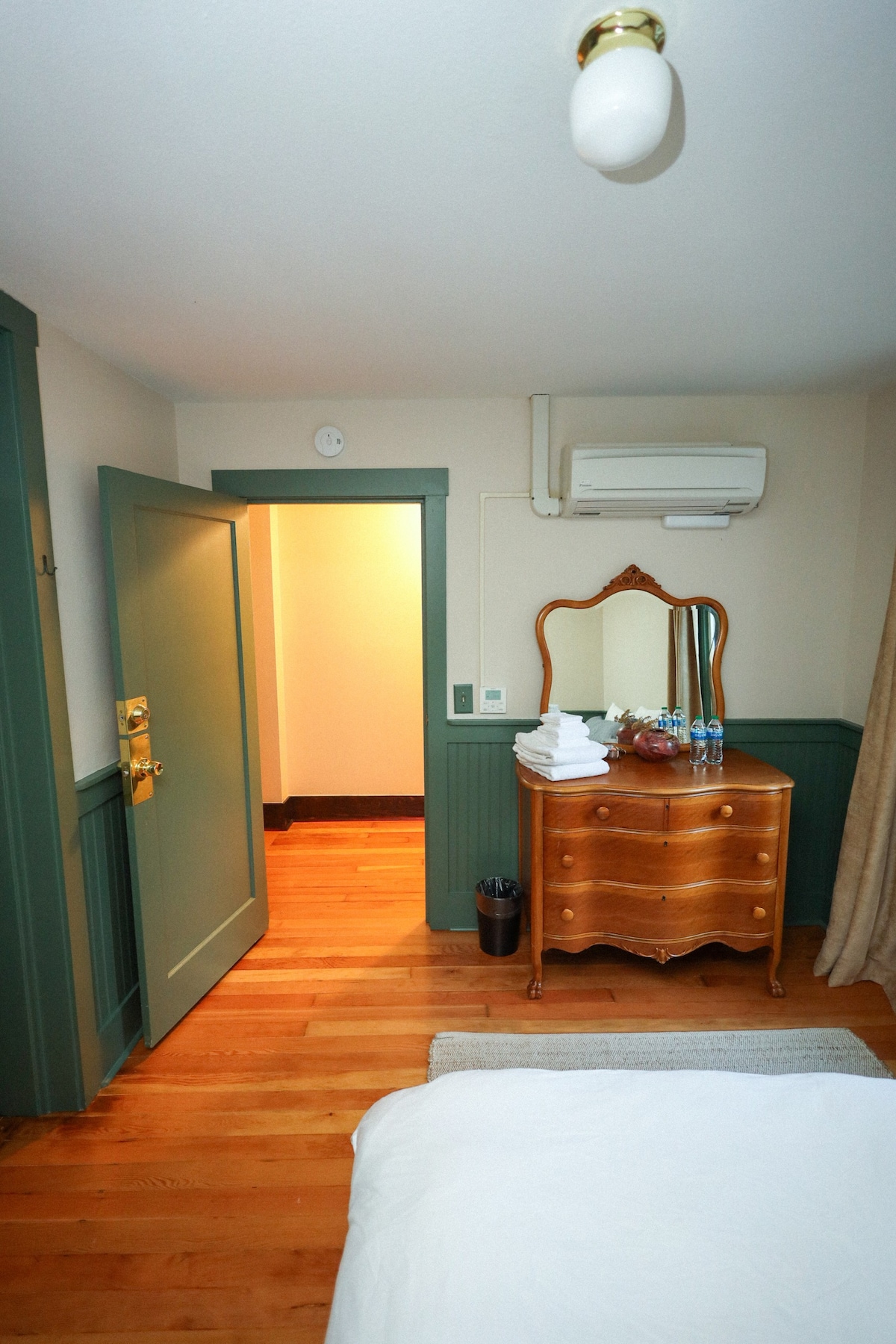 Double Bed Suite, Shared Bathroom