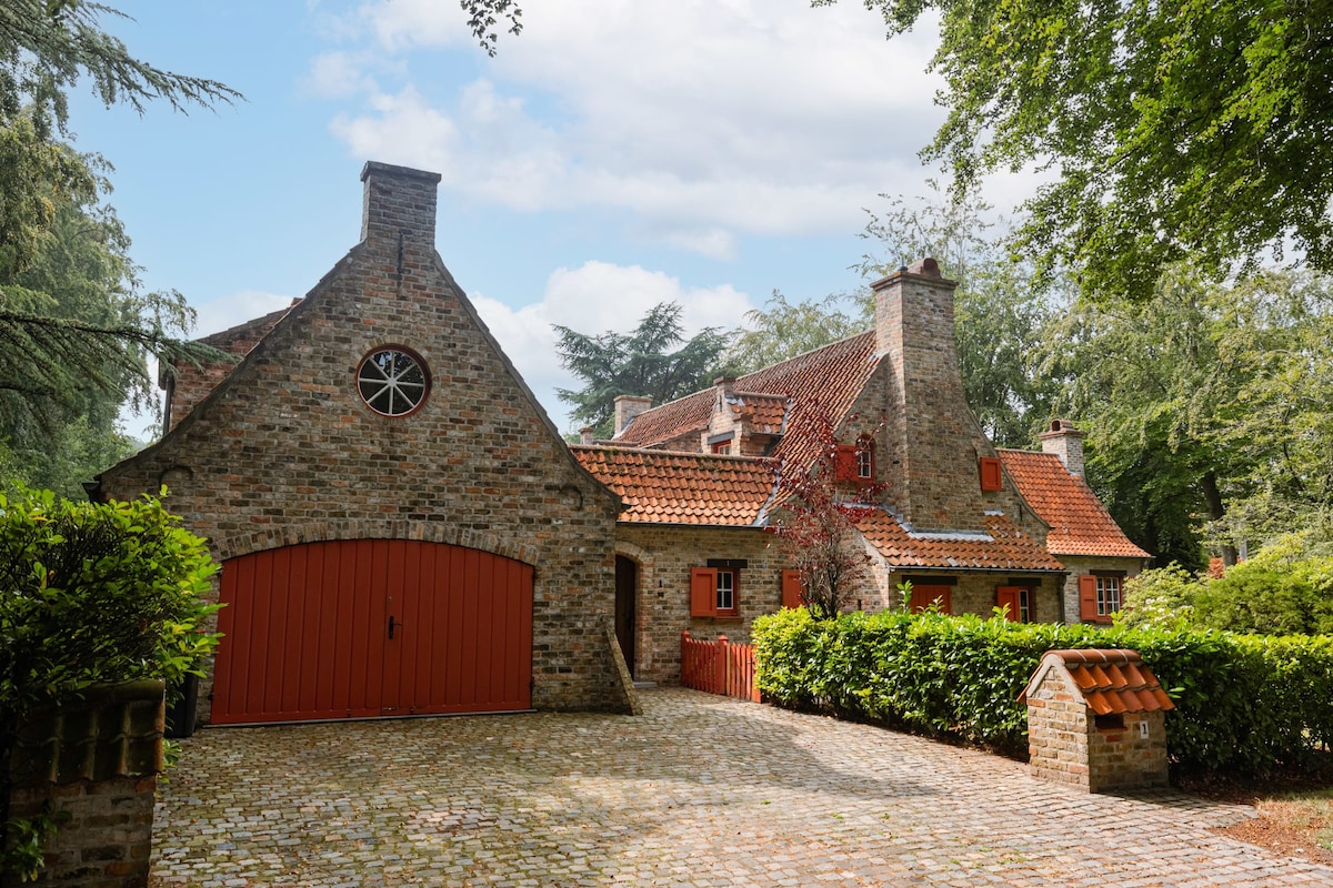 Authentic Villa 'Amore' located near Bruges