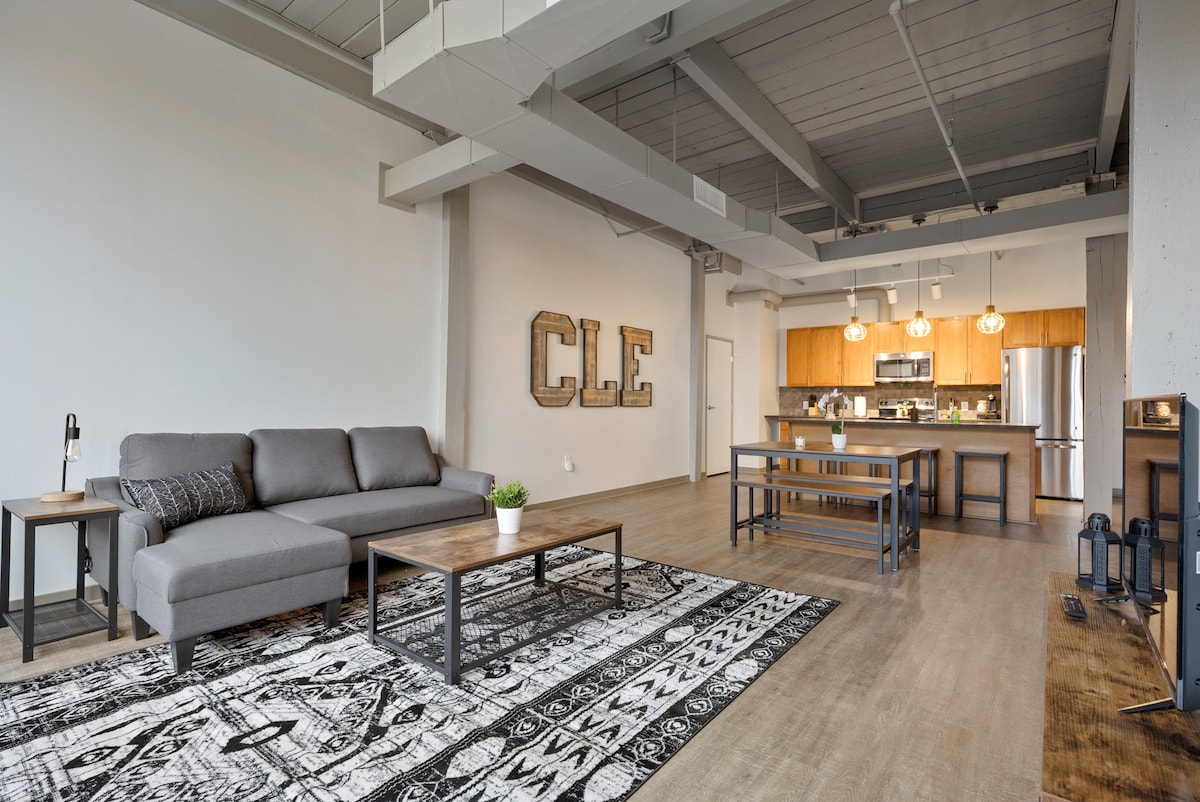 2BD Industrial Style Loft in Downtown Cleveland!