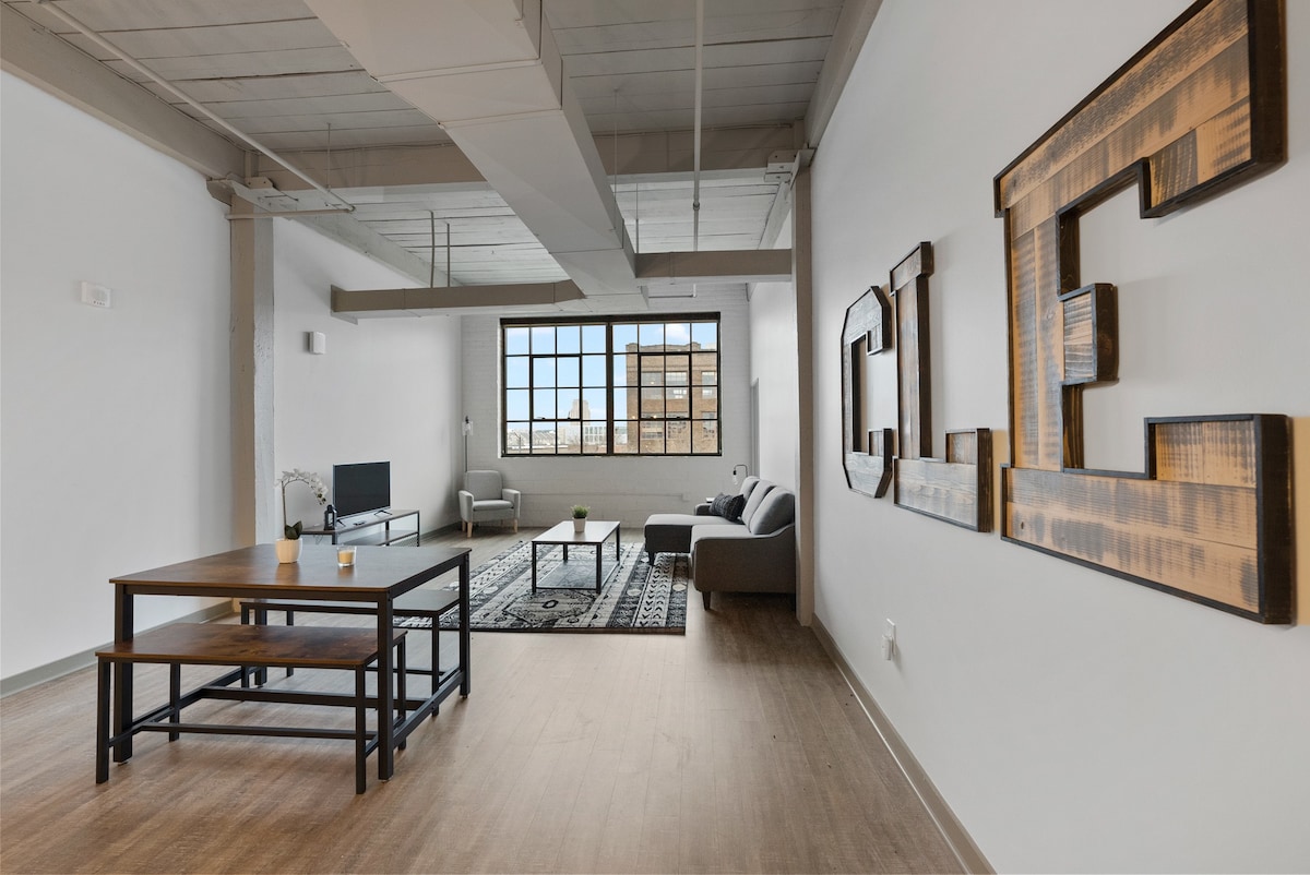 2BD Industrial Style Loft in Downtown Cleveland!