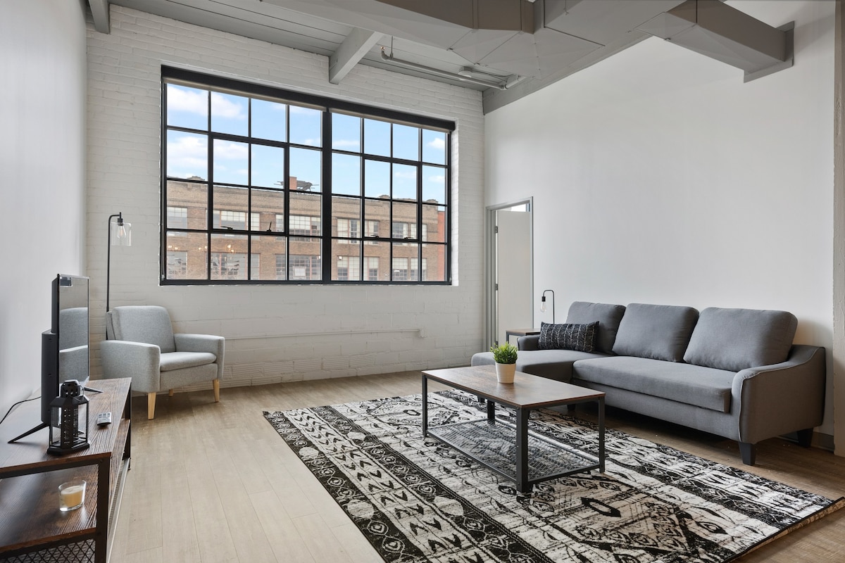 2BD Industrial Style Loft in Downtown Cleveland!