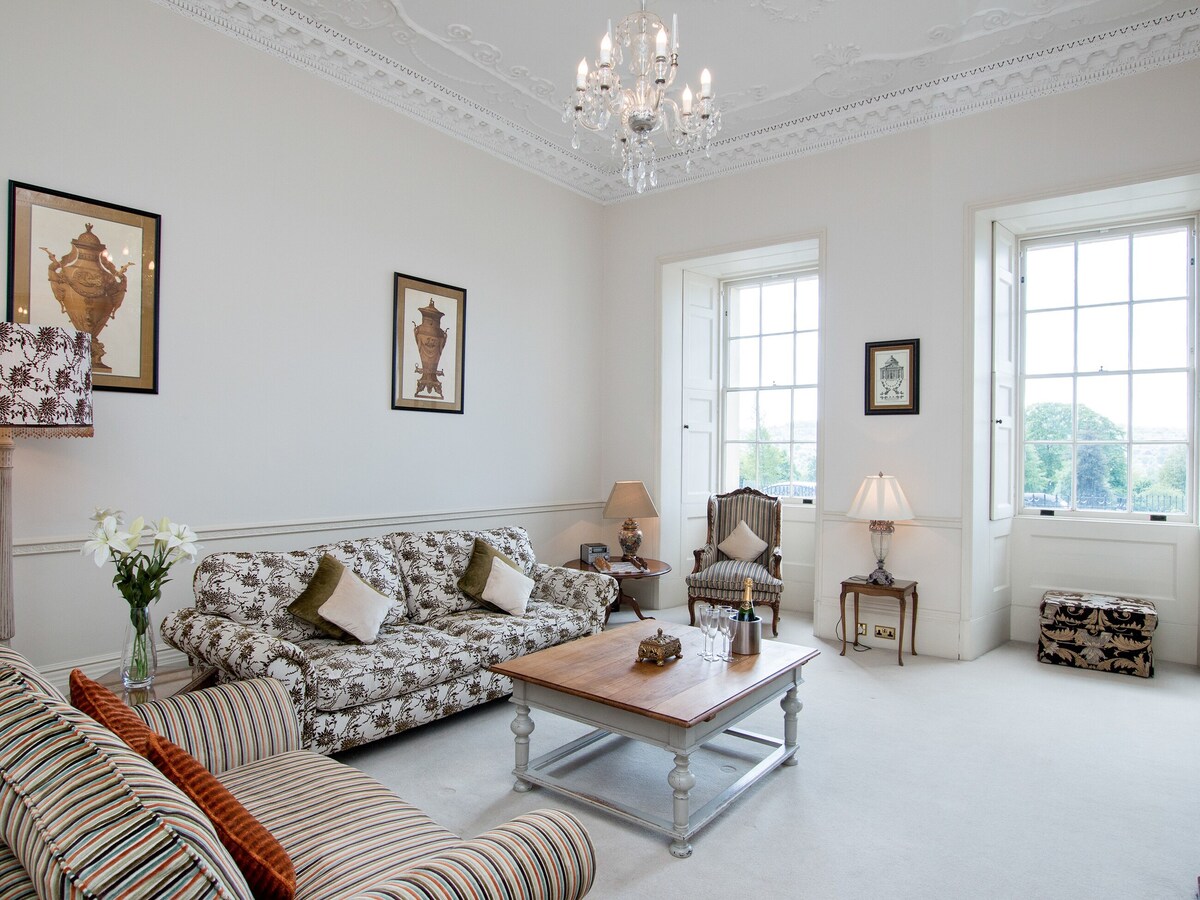 Royal Crescent Apartment