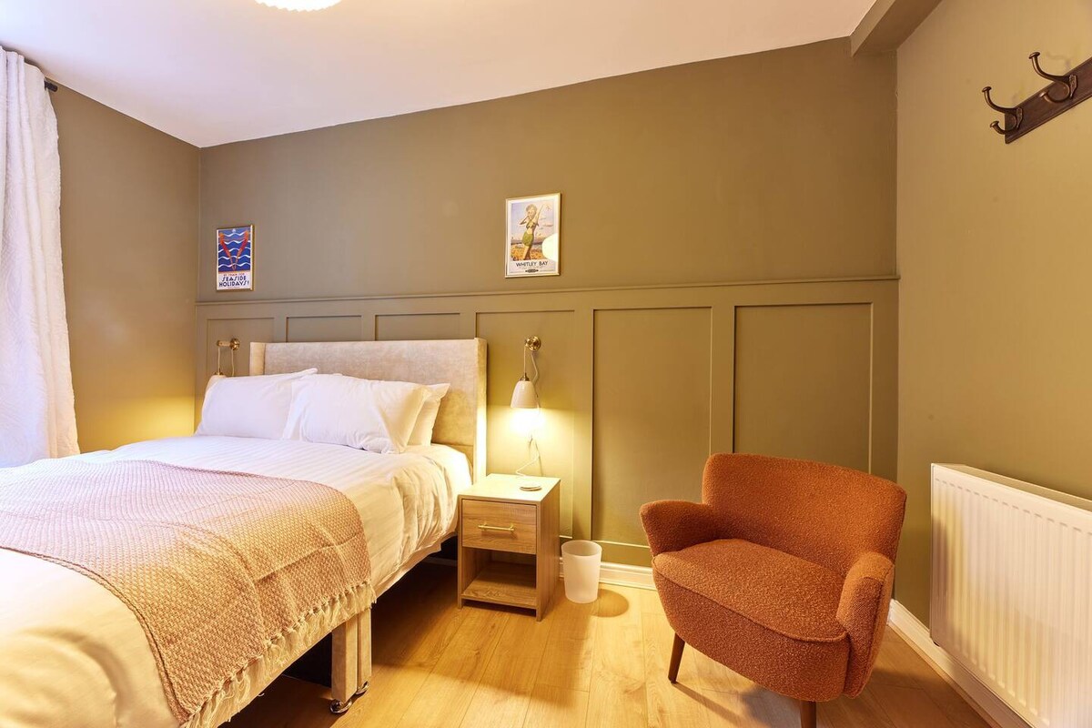 Modern Luxury 2-Bedroom Oasis in Heart of Whitley