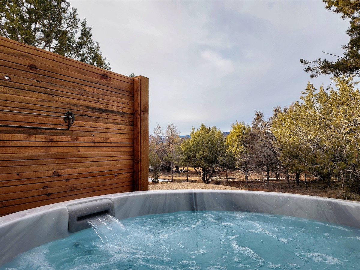 The Bunkhouse | Zion & Bryce | Hot Tub | Fire Pit