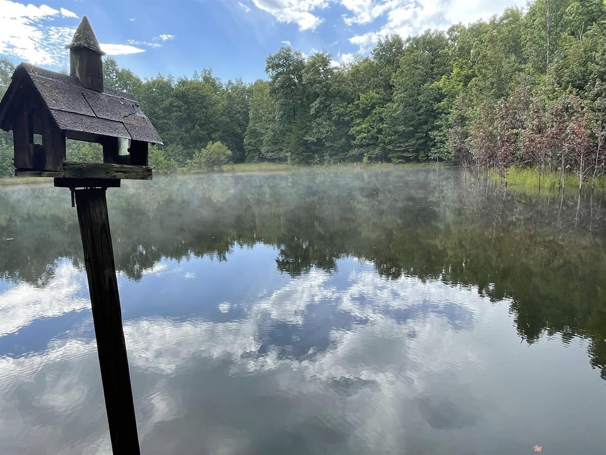 Proctor's Haven - Private Pond & Bluff View