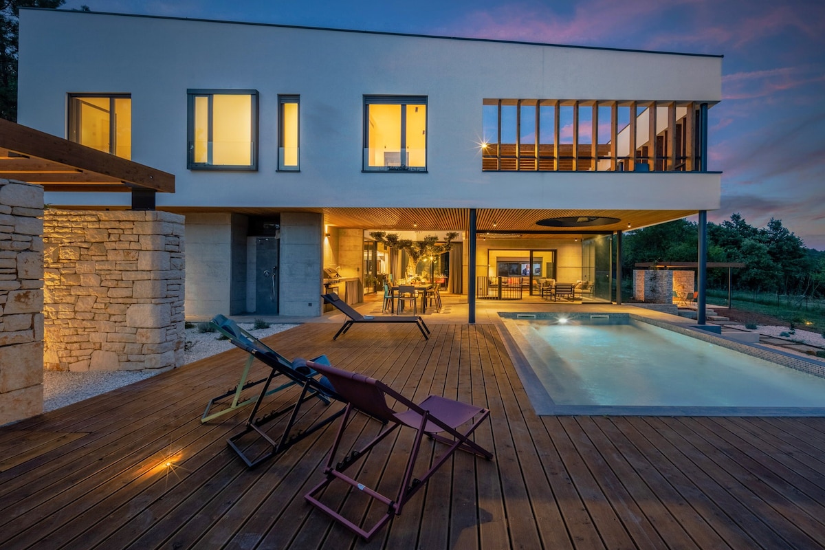 Luxury Villa Diva with Pool