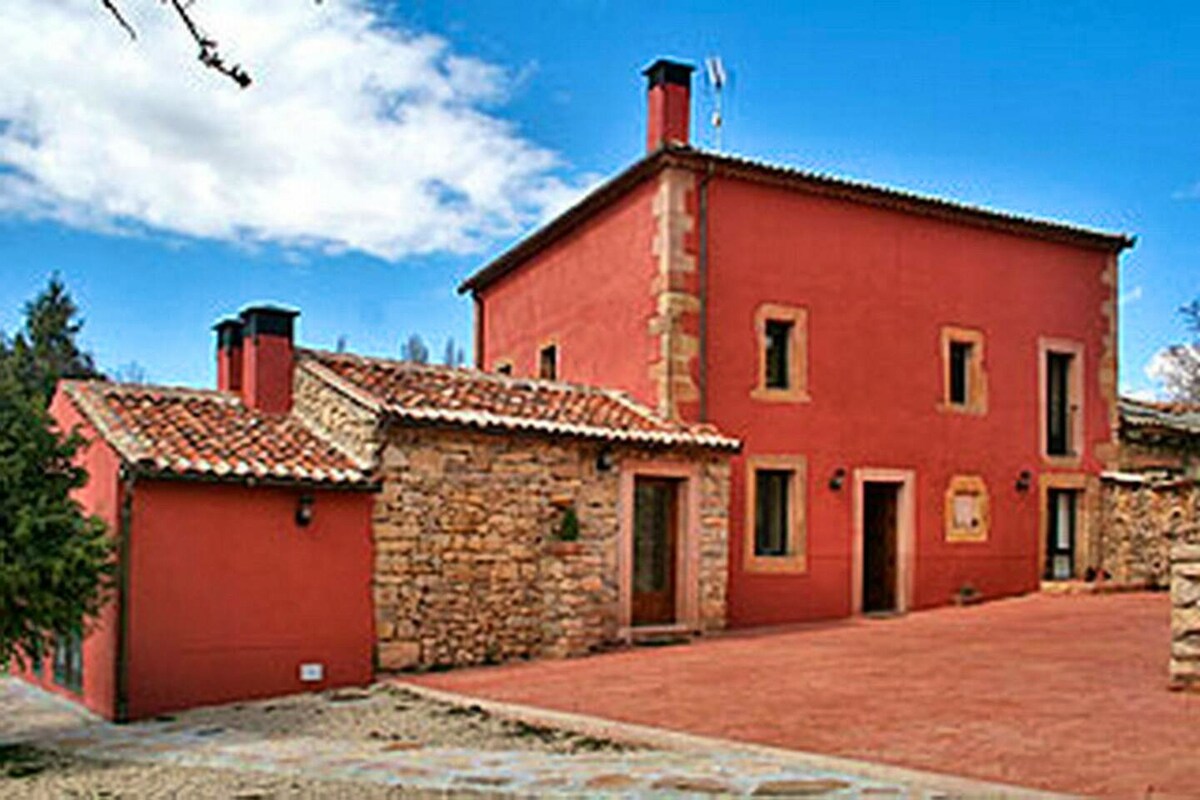 Big house for 15 ppl. at Aldehuela Sepúlveda