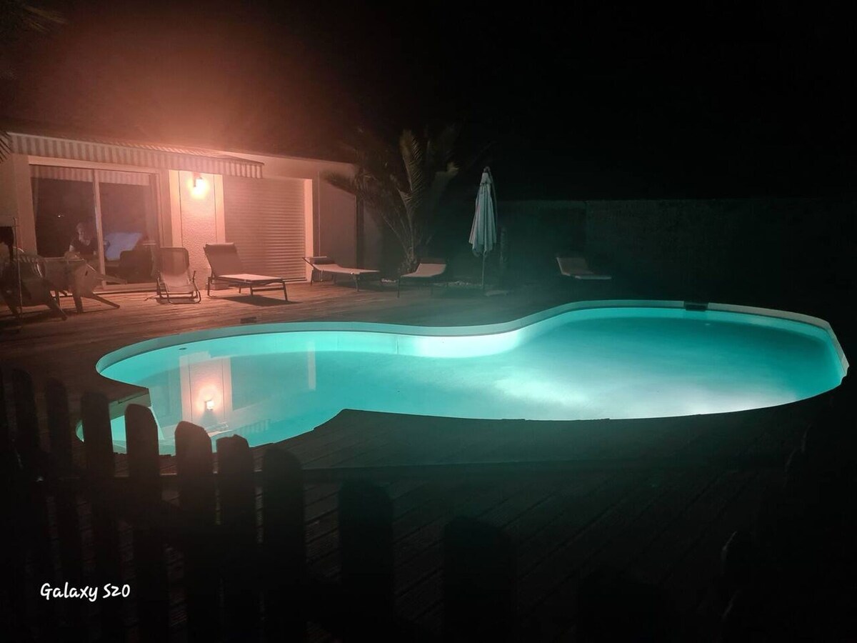 House for 8 ppl. with swimming-pool at Labouheyre