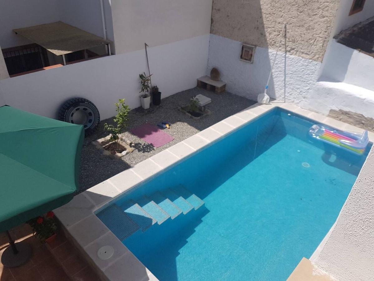 House for 8 ppl. with swimming-pool at Murchas