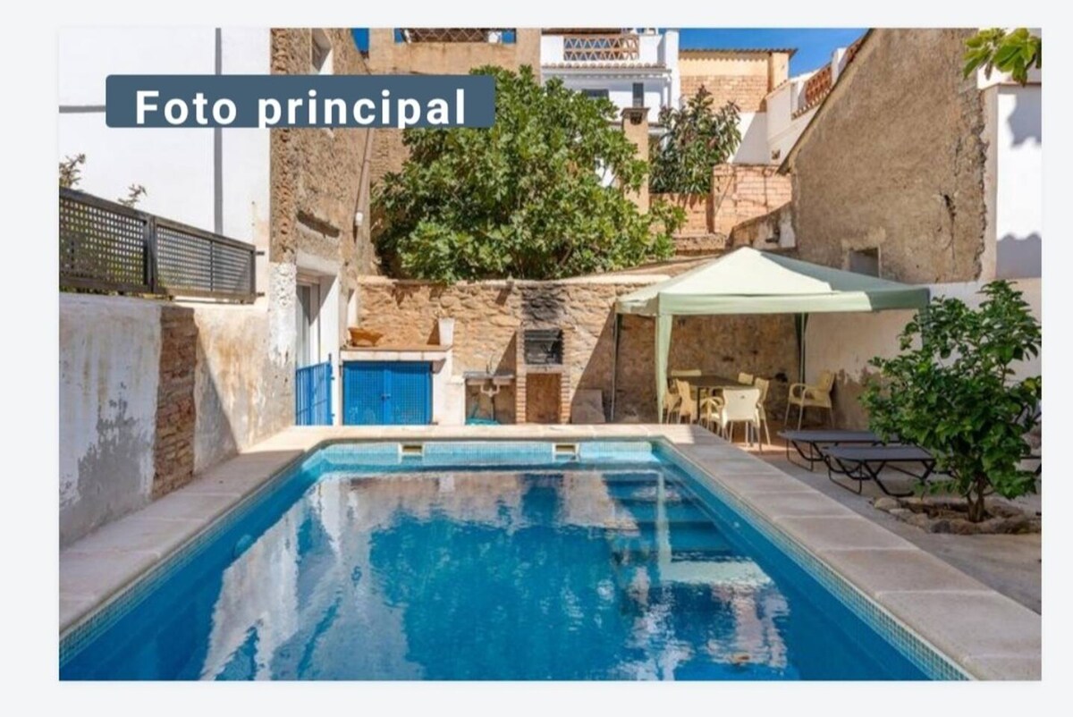 House for 8 ppl. with swimming-pool at Murchas