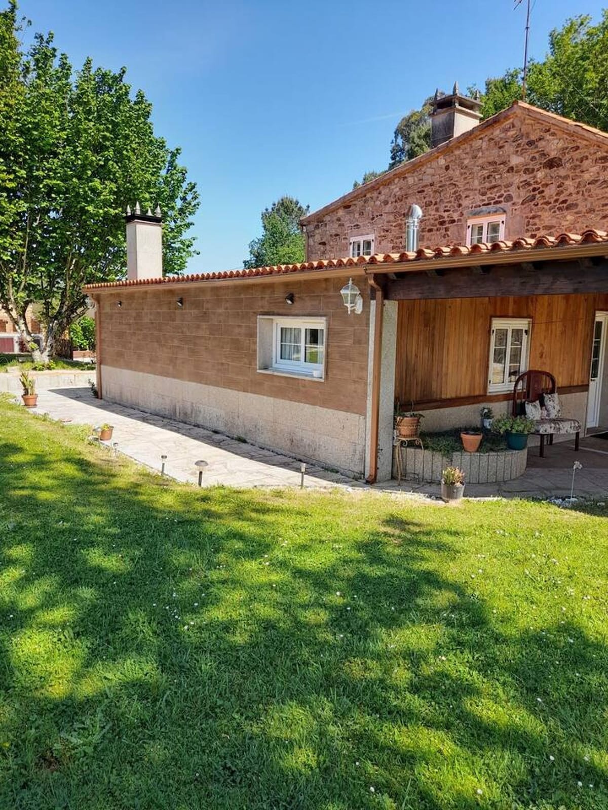 Chalet for 10 ppl. with swimming-pool at A Estrada