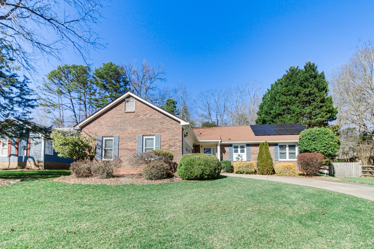 Lovely Charlotte Home w/ Yard: 9 Mi to Uptown!