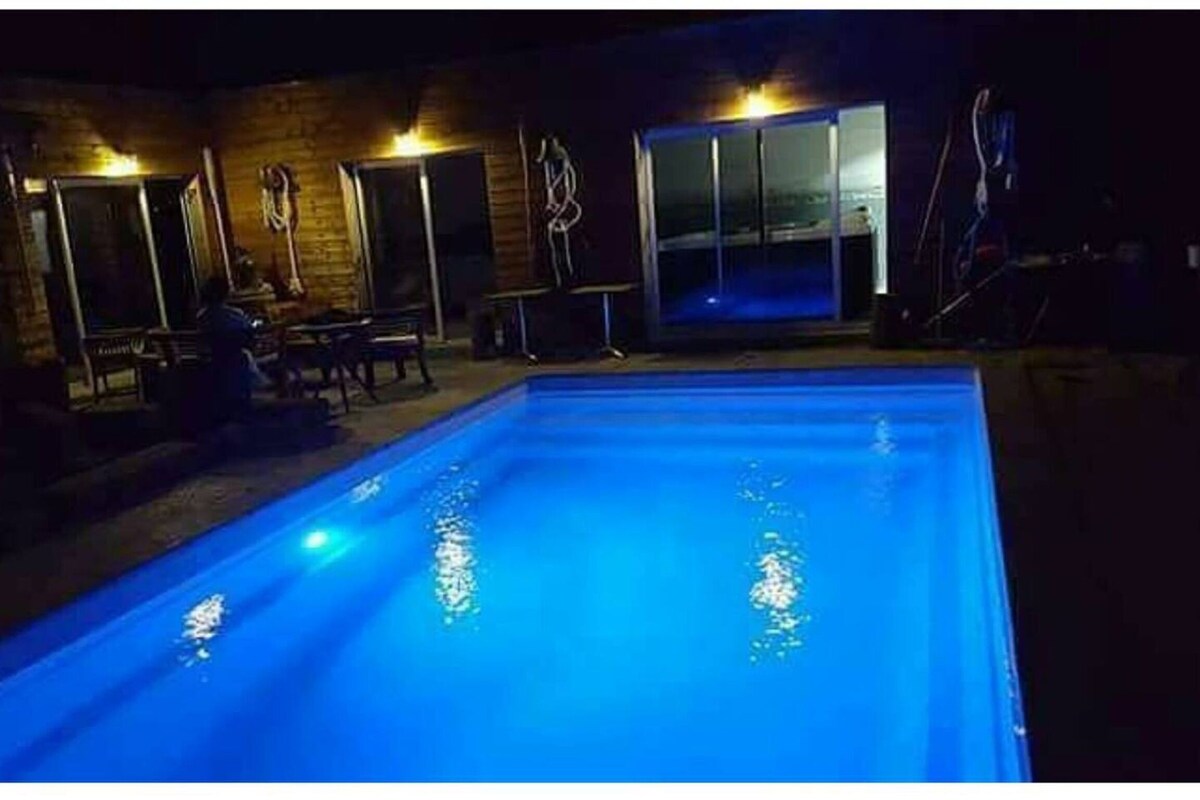 Property for 6 ppl. with shared pool and jacuzzi