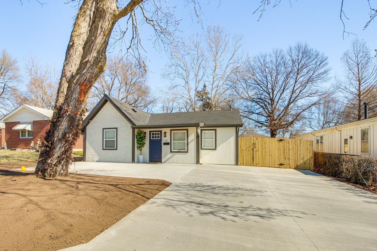 Modern & Stylish Olathe Home in Prime Location