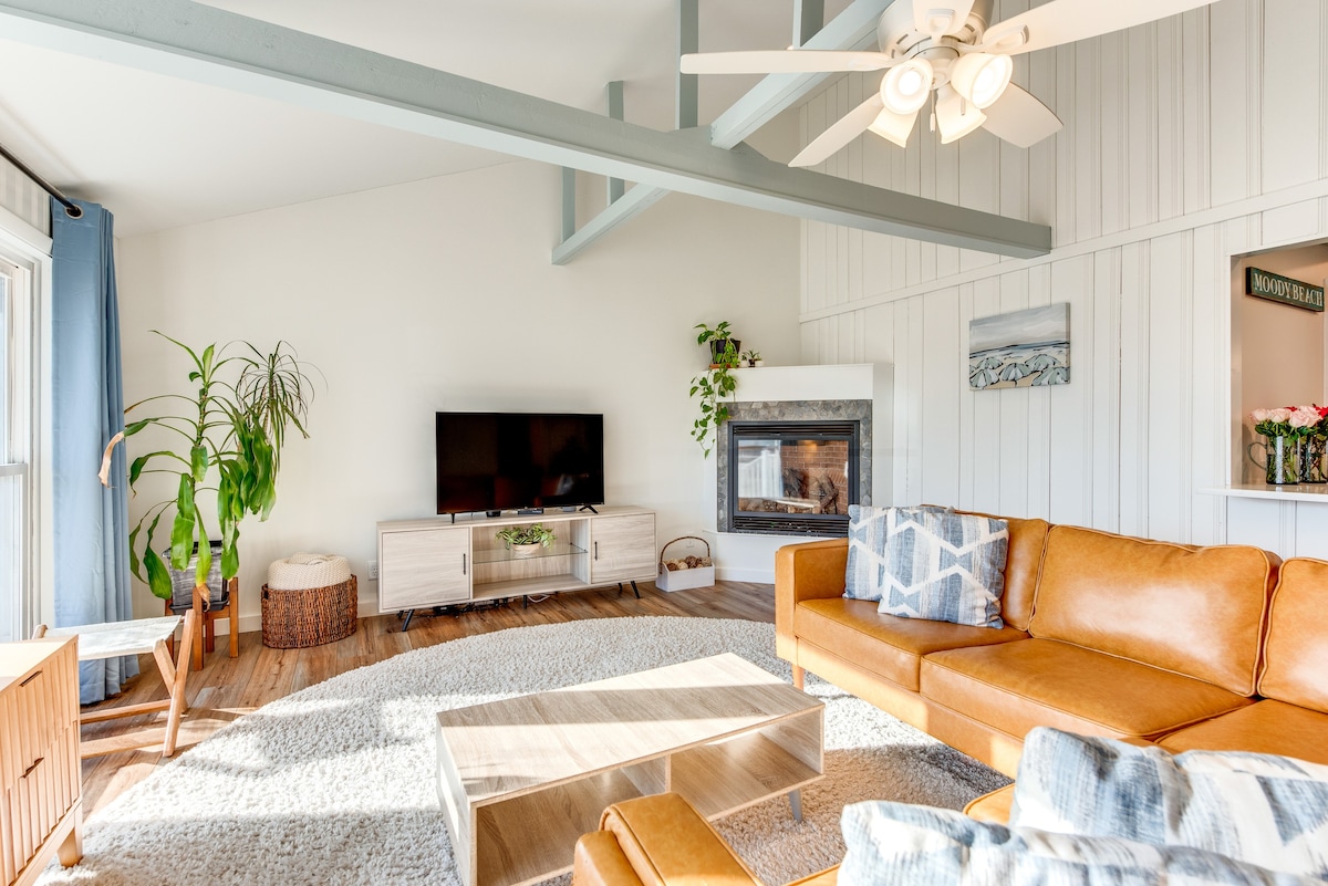 Beautiful Wells Cottage: Steps to Moody Beach!