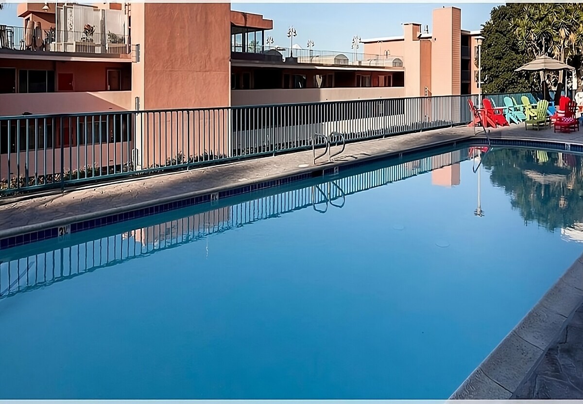 2 Suites at La Jolla Cove, Onsite Swimming Pool!