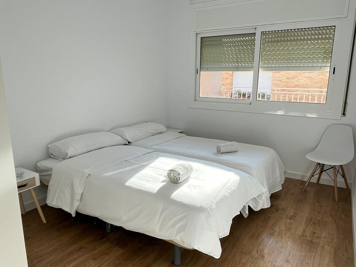 Vilamarlux 8 Apartment 20 KM from Barcelona*