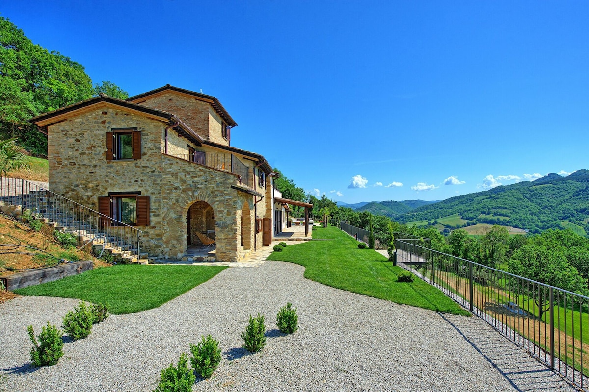 Villa Destino, Luxury Villa, Tuscany Umbria border