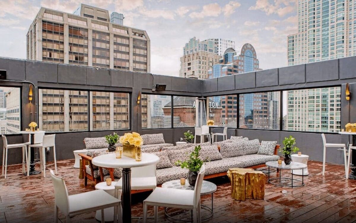 Upscale Hotel in the Heart of Vibrant Windy City