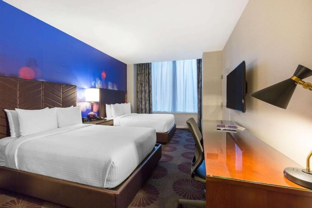 Upscale Hotel in the Heart of Vibrant Windy City
