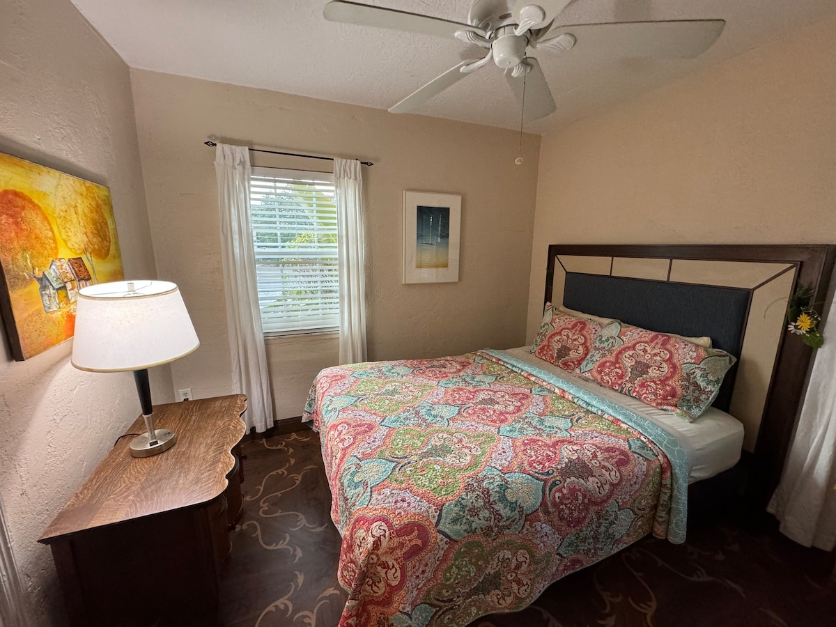 Unit #8, 2-Bedroom Queen Suite