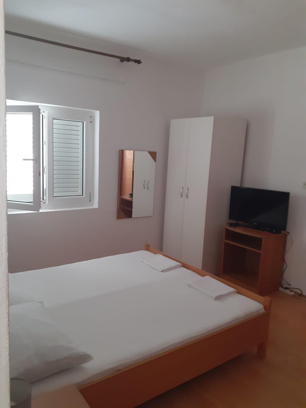 A-6395-d One bedroom apartment near beach Metajna,