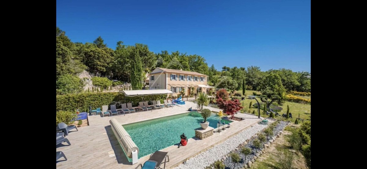Provençal country house with swimming pool 10 pe
