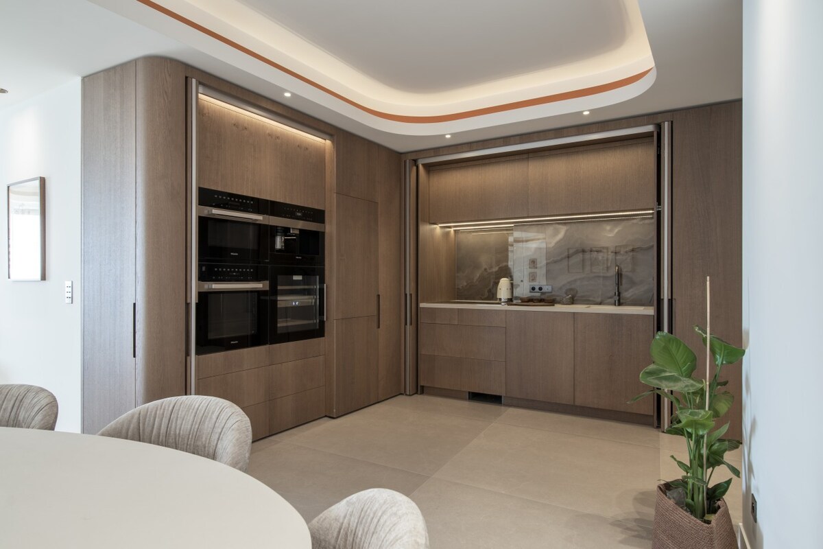 Palais Miramar Sea View: Luxury 3-Bedroom flat