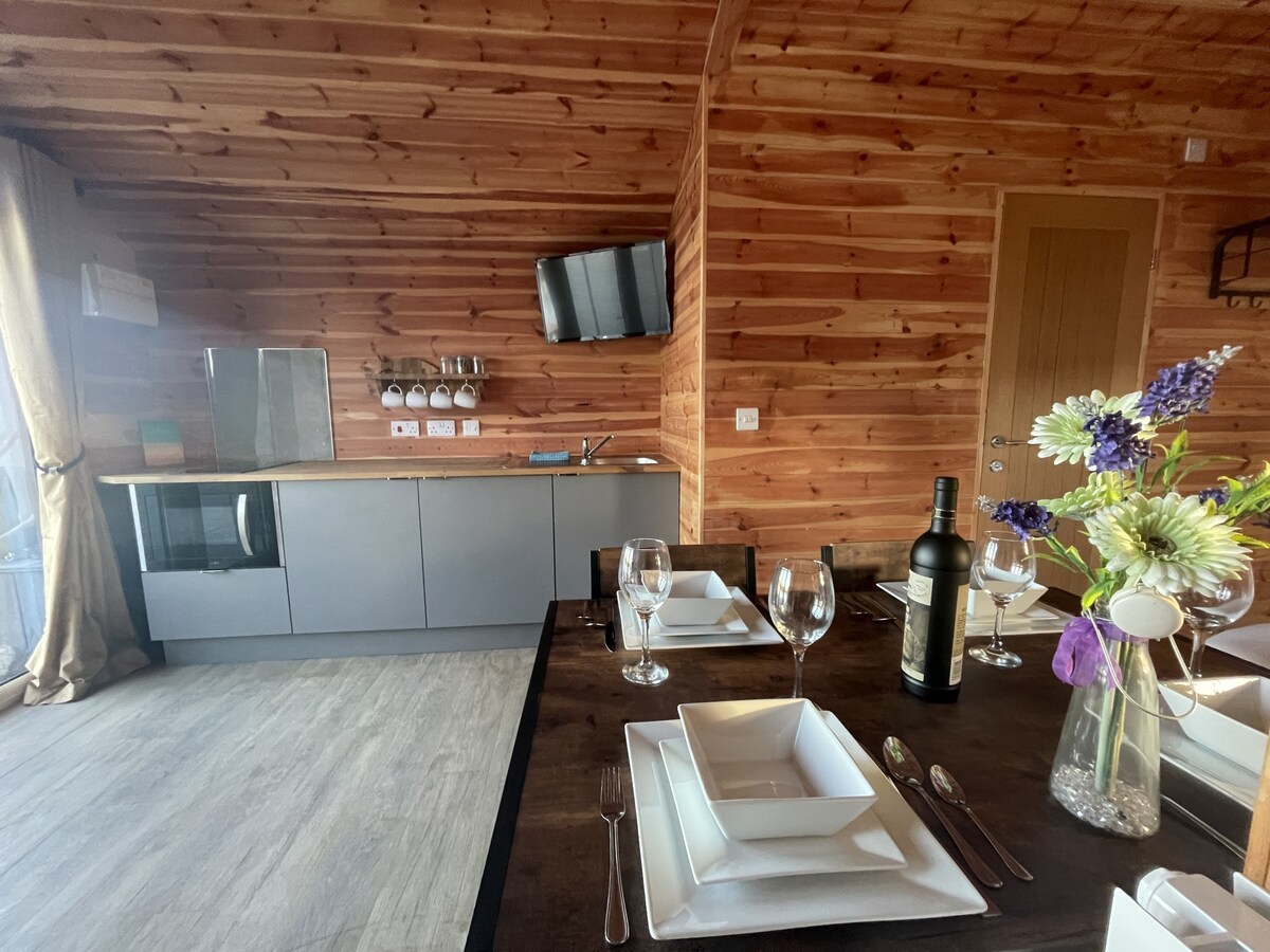Twin cabin with lake view open plan one bathroom