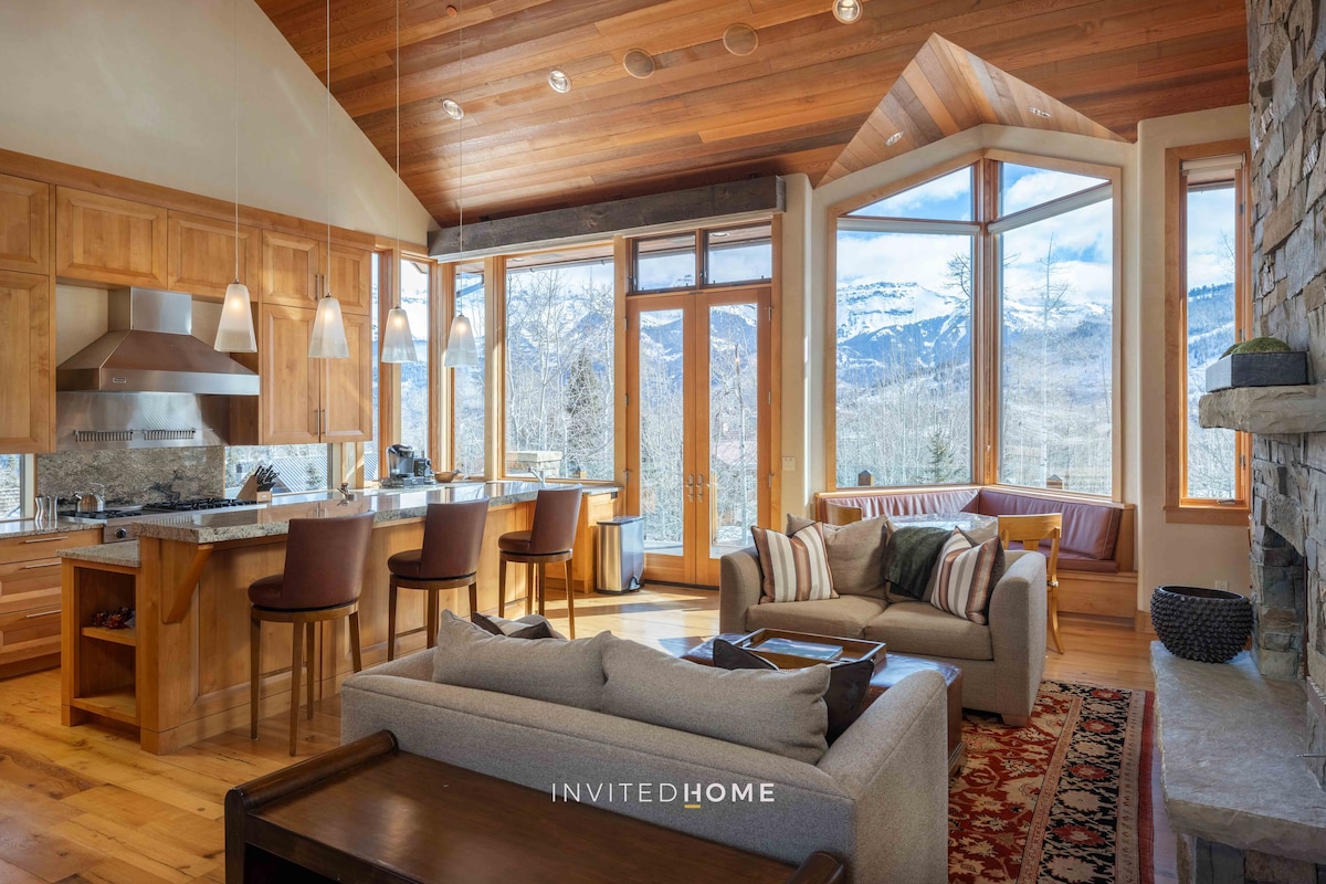 Hike-In/Out, Hot tub, Pool Table | By InvitedHome