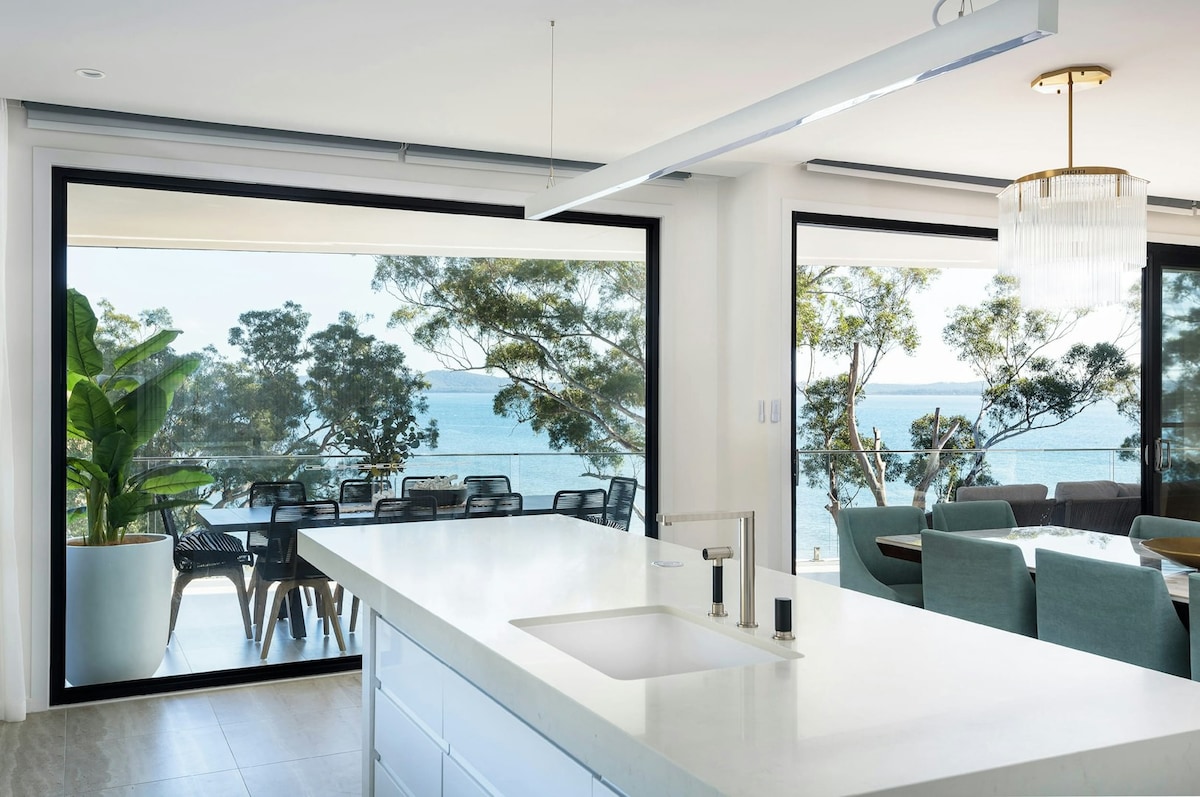 Vue Two - Nelson Bay Waterfront Luxury