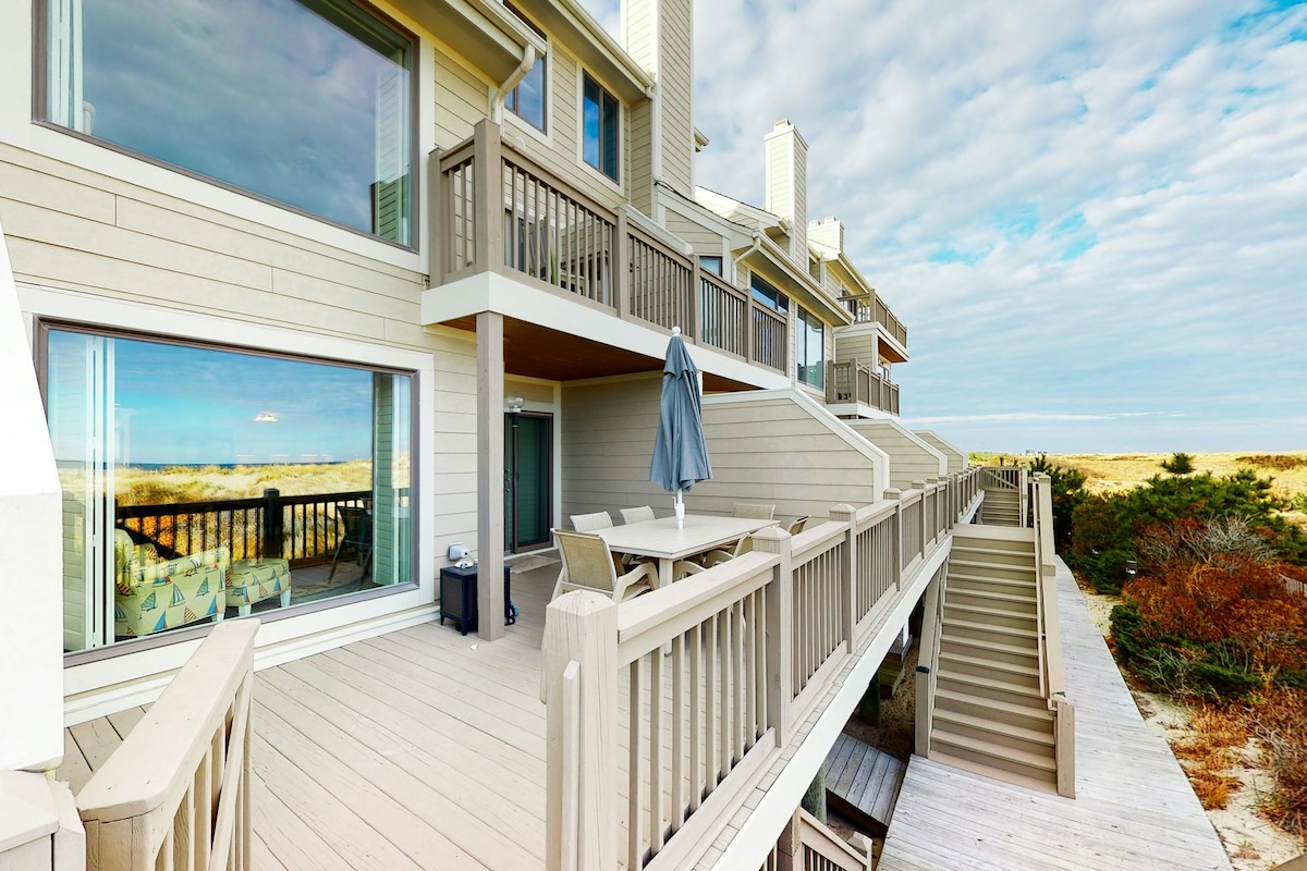 3BR Oceanfront | Pool | Fireplace | Deck