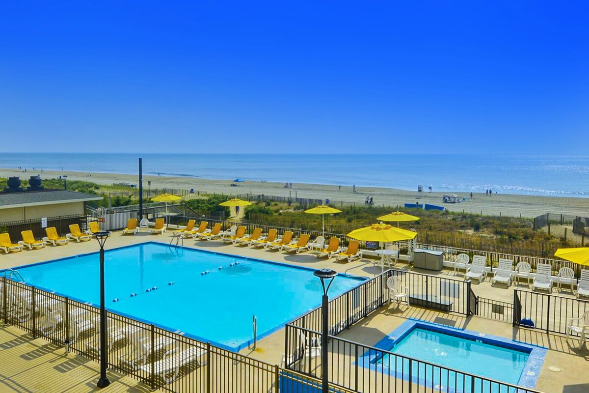 3BR Oceanfront | Bay View | Pools | Hot Tub