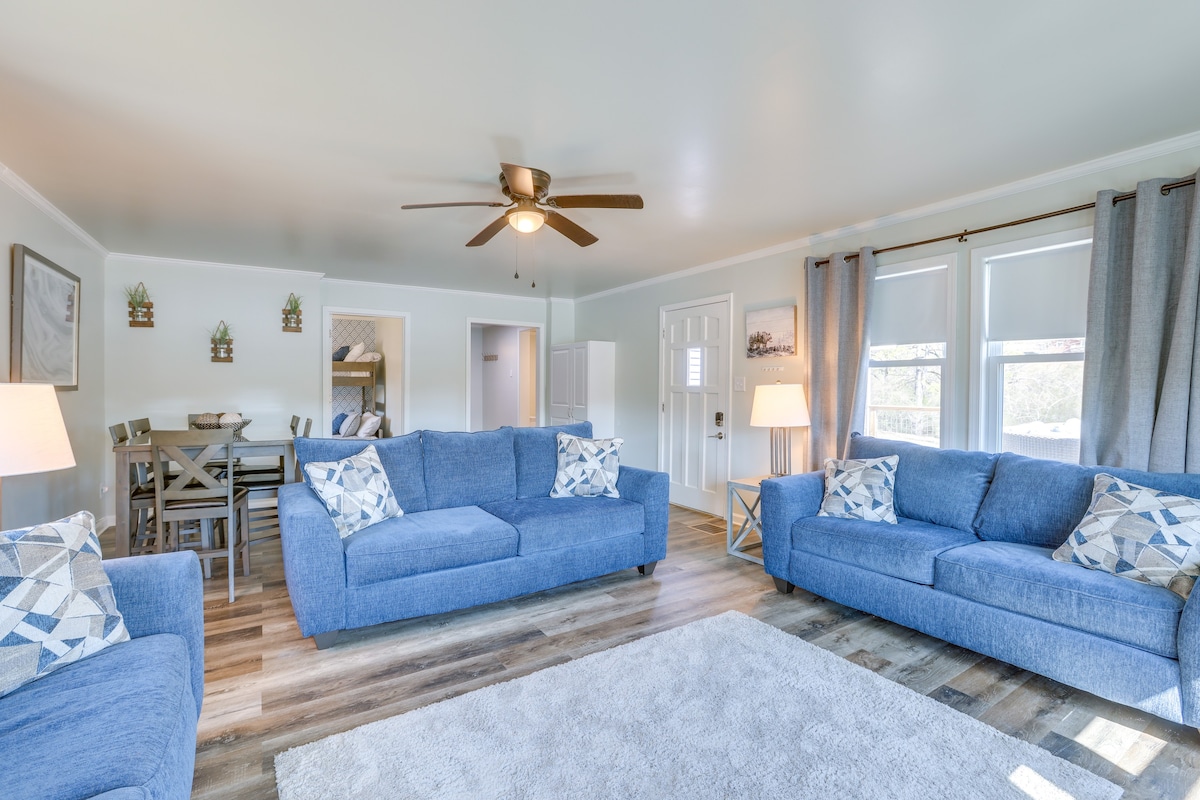 Bright Shelby Cottage w/ Deck & Creek Views!