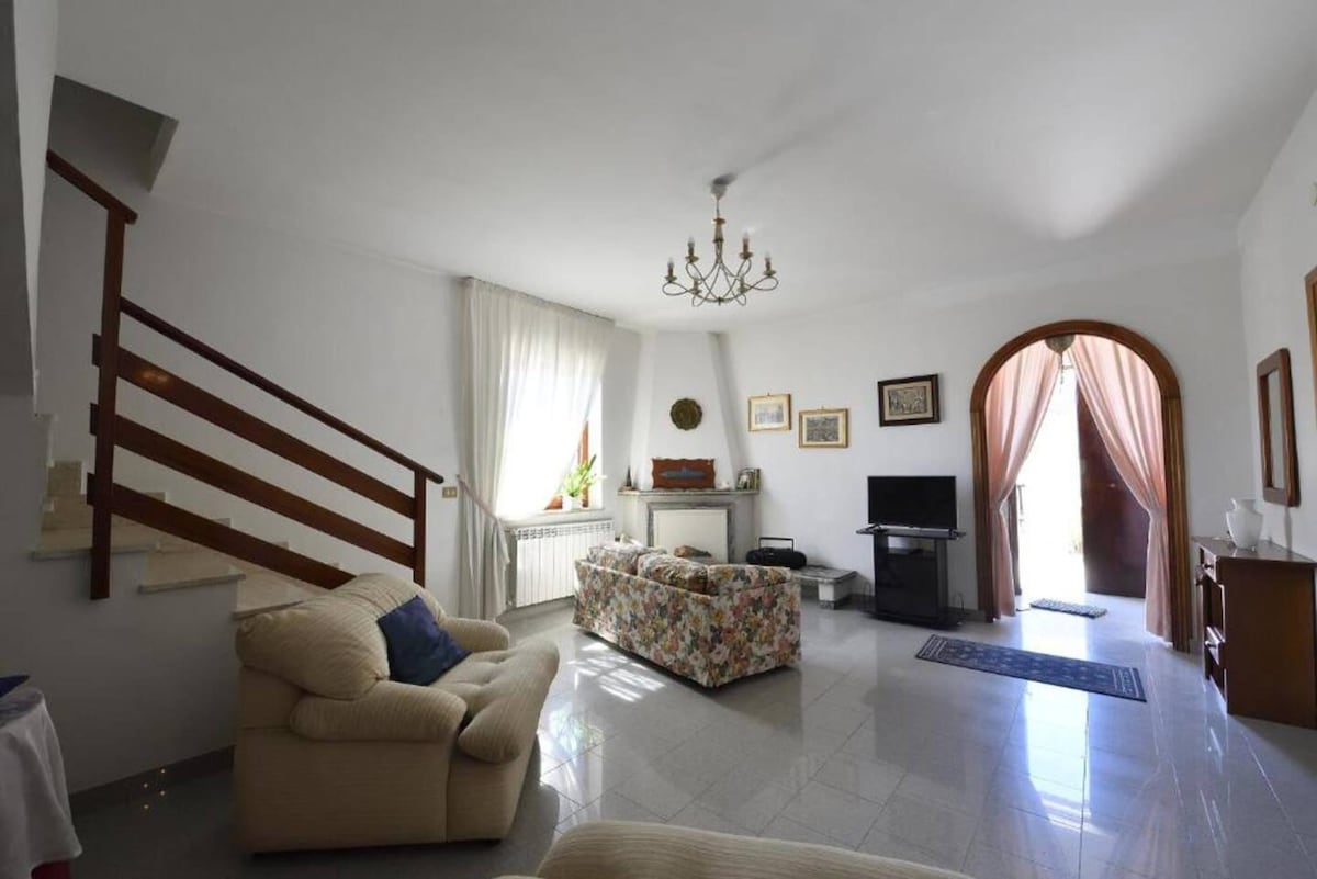 Big villa 600 m away from the beach for 14 ppl.