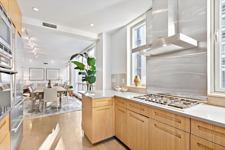 near Hudson River Park's waterfront 4 BR | Doorman